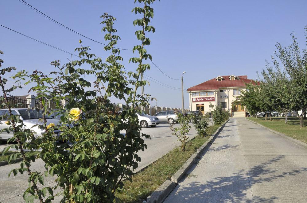 Hotel Tudor Ploieşti Dış mekan fotoğraf