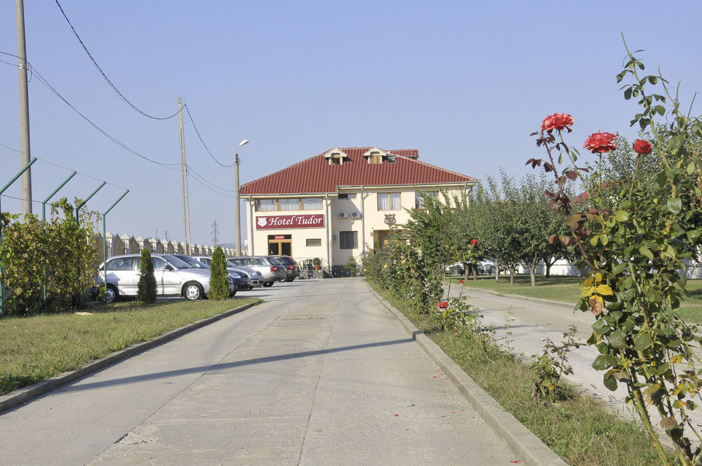 Hotel Tudor Ploieşti Dış mekan fotoğraf