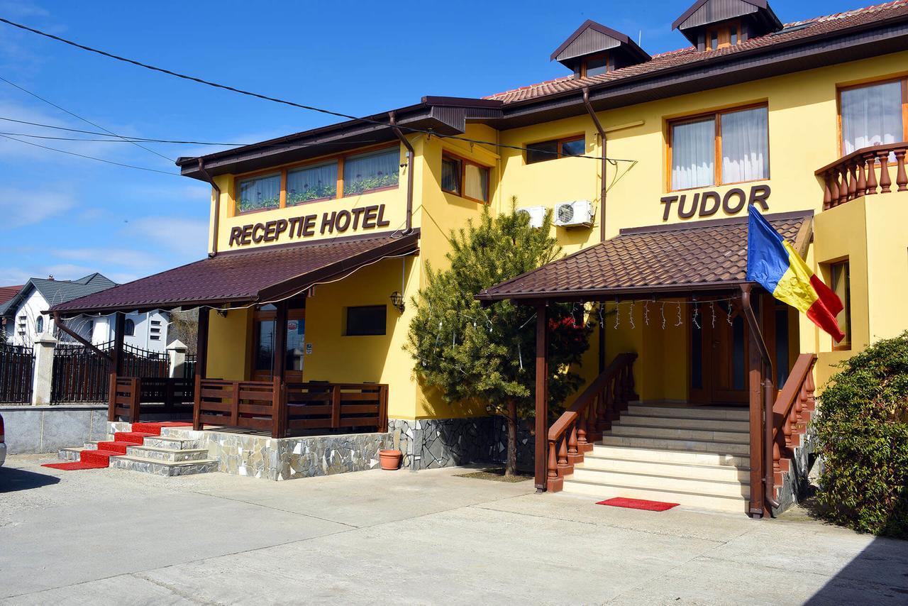 Hotel Tudor Ploieşti Dış mekan fotoğraf